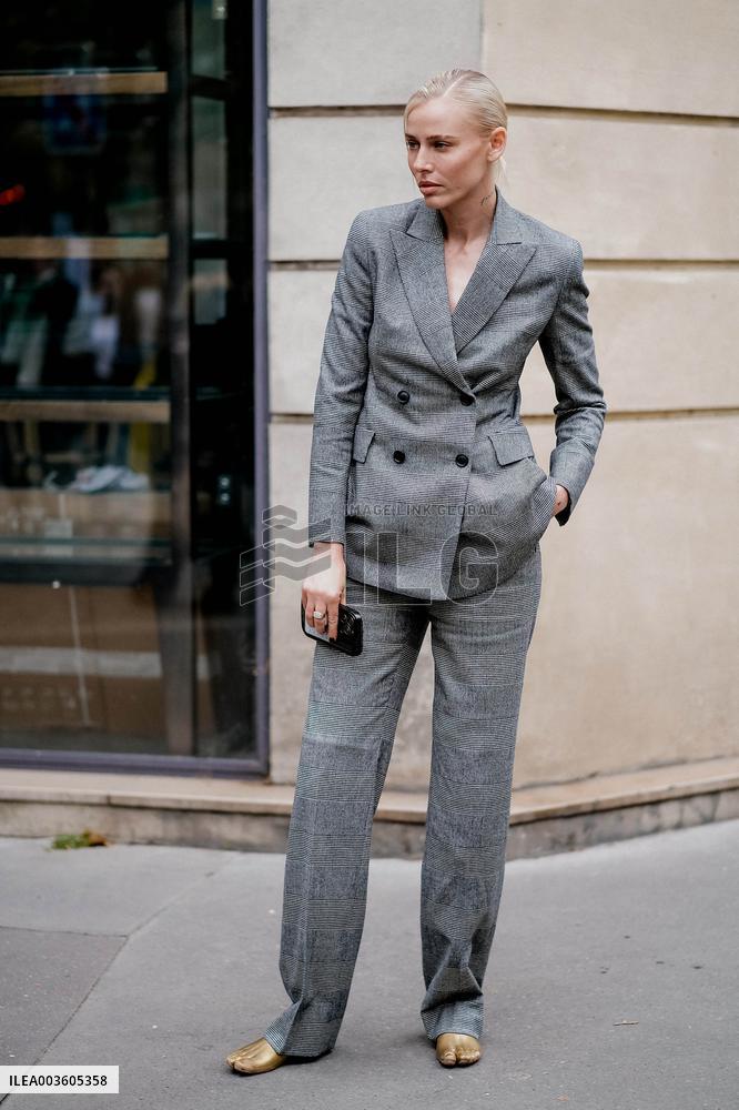 PFW - Akris Street Style