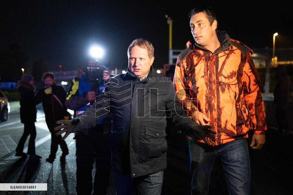 Farmers protest against EU-Mercosur agreement on the RN118 - Velizy-Villacoublay