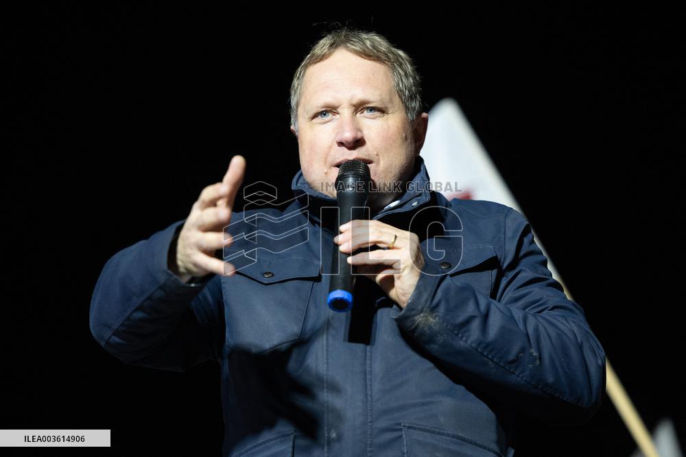 Farmers protest against EU-Mercosur agreement on the RN118 - Velizy-Villacoublay