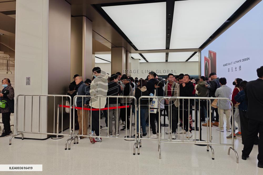 Huawei Mate70 Open Booking