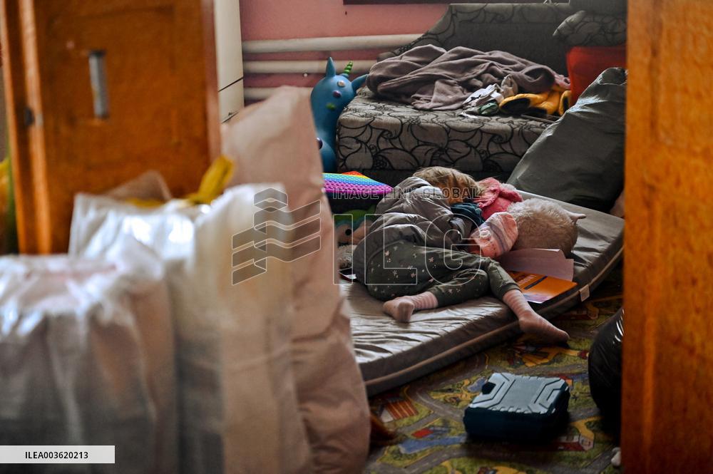 Evacuation of multi-child family from frontline Uspenivka in Zaporizhzhia region
