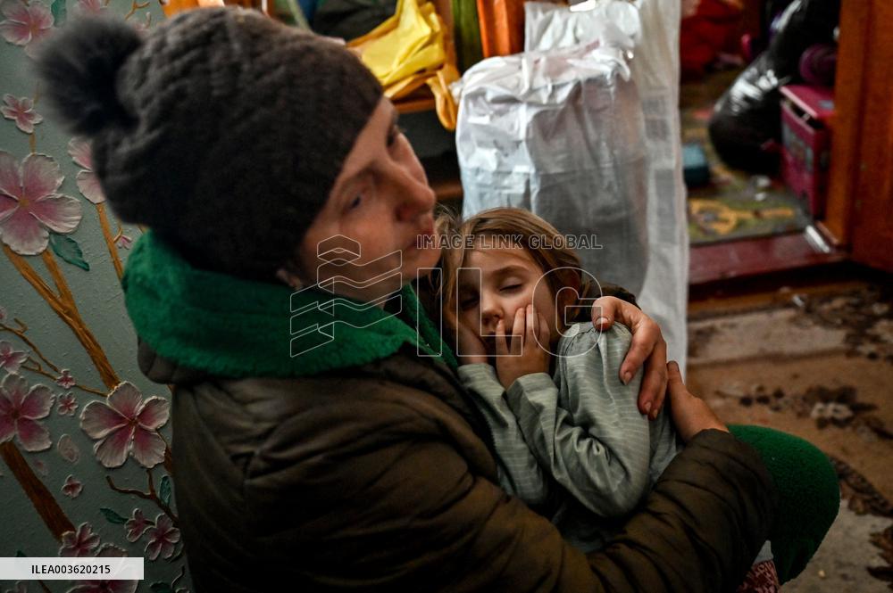 Evacuation of multi-child family from frontline Uspenivka in Zaporizhzhia region