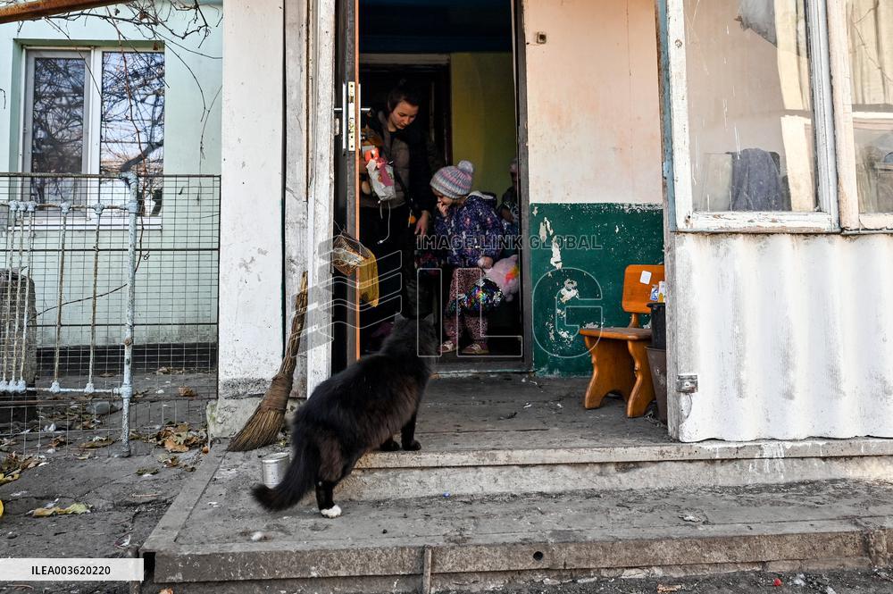 Evacuation of multi-child family from frontline Uspenivka in Zaporizhzhia region