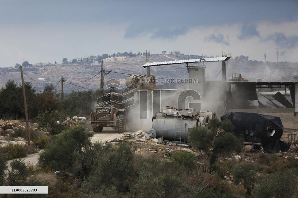 Israeli Forces Continue Assault On Jenin - West Bank