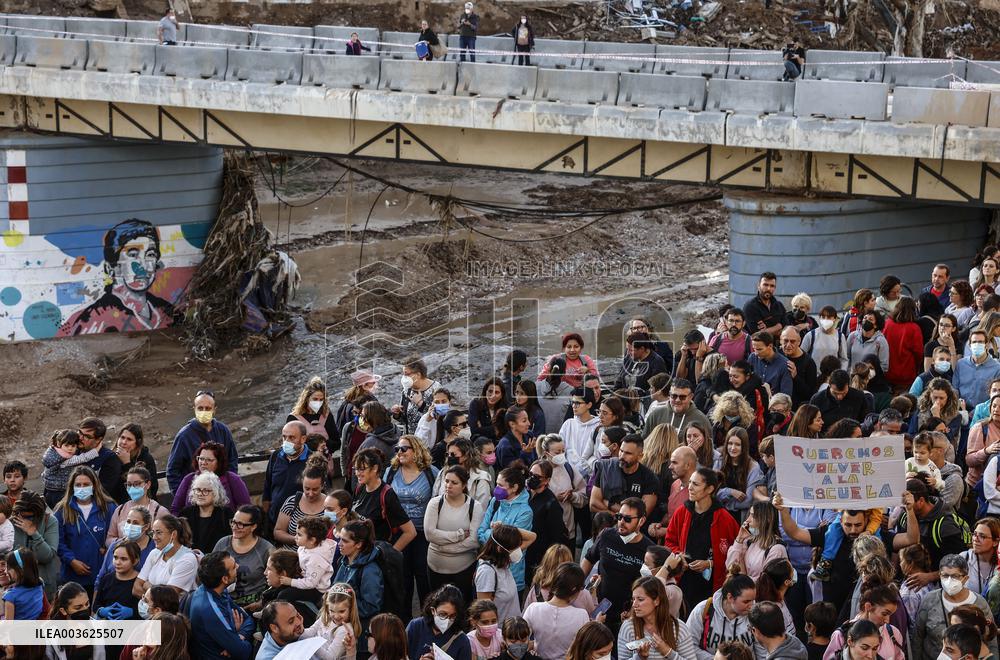 Rally For the Return to Classes - Valencia