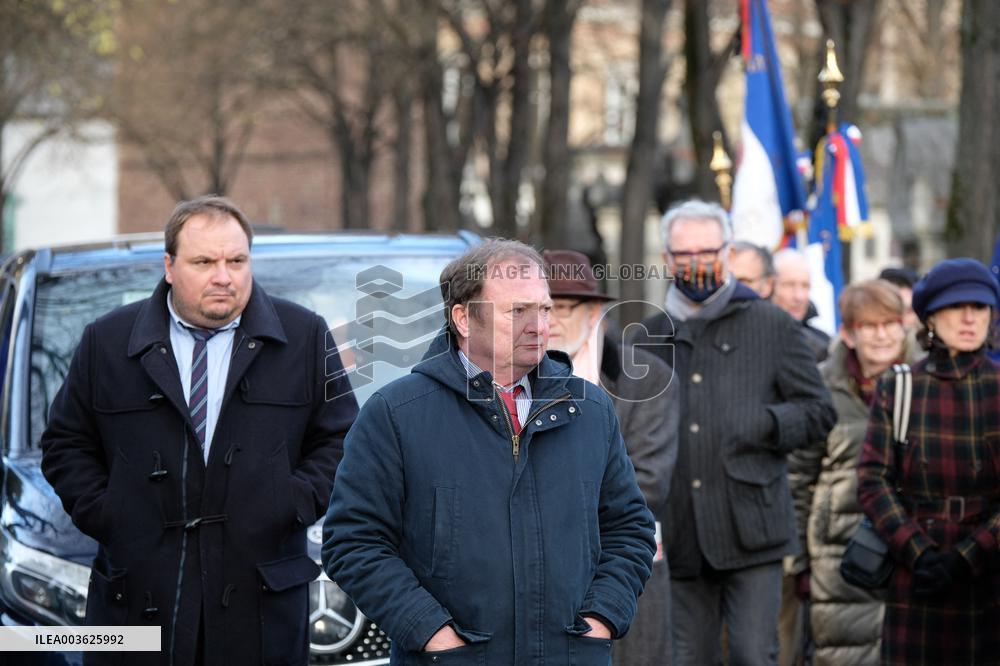 Tribute to Madeleine Riffaud At Montparnasse Cemetery - Paris