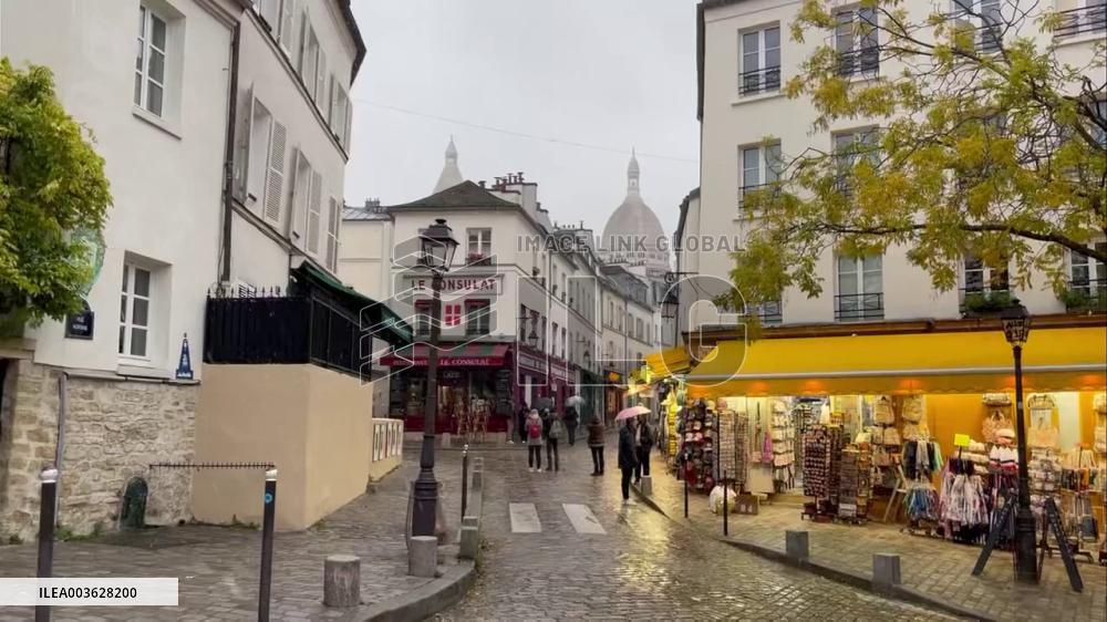 France: Paris Sees First Snowfall Of The Season 2