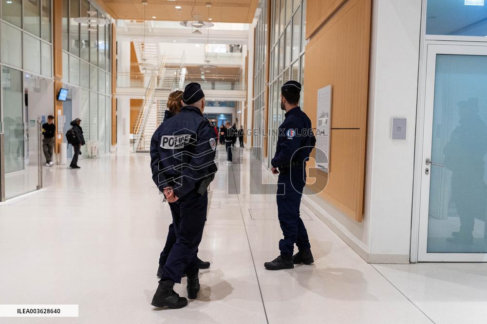 Illustration - Main Hall Of The Paris Court - Paris