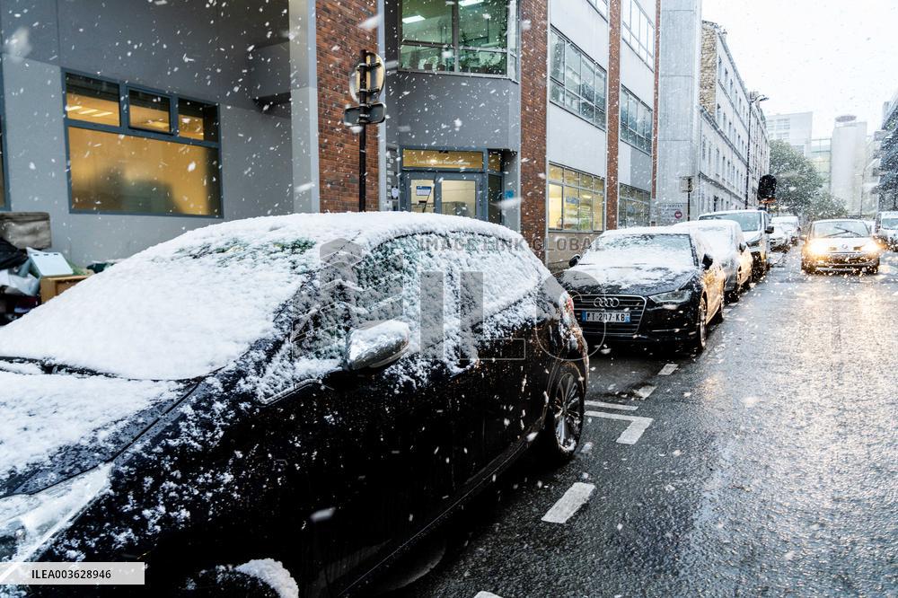 Caetano Snowstorm Hits Paris