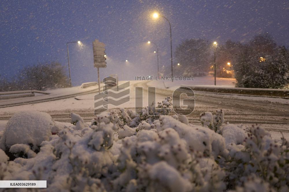 Snow Flurries Across Northern France
