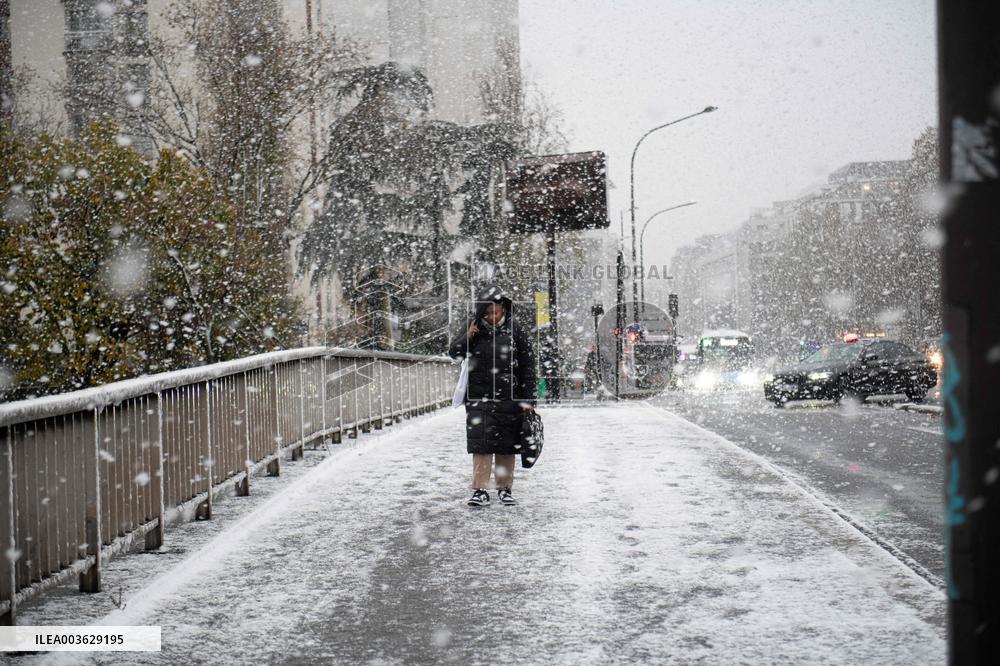 Caetano Snowstorm Hits Paris - France