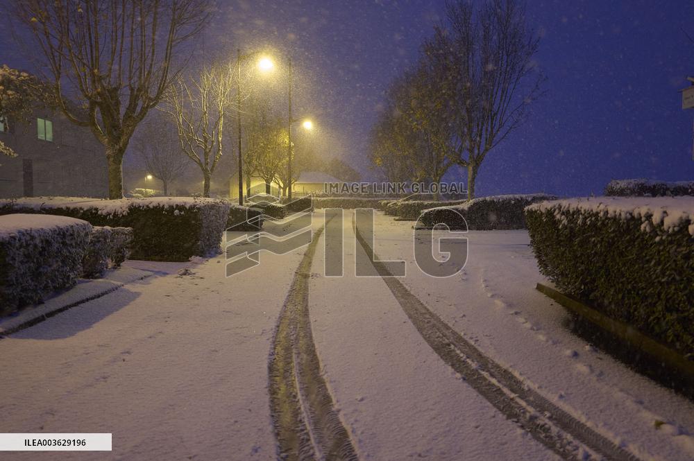 Snow Flurries Across Northern France