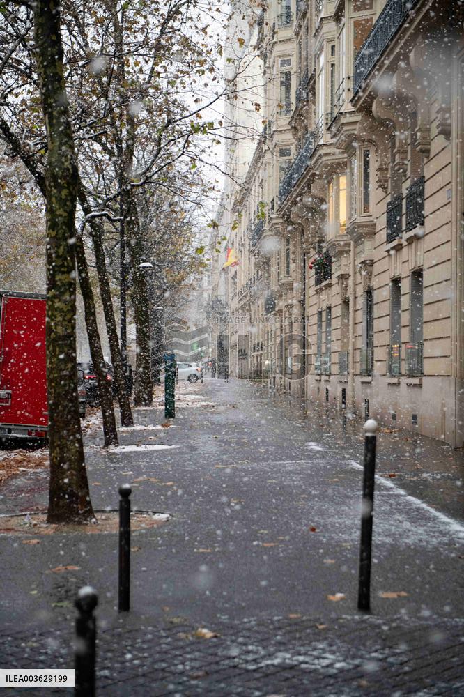 Caetano Snowstorm Hits Paris - France