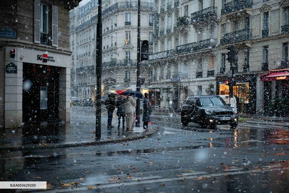 Caetano Snowstorm Hits Paris - France