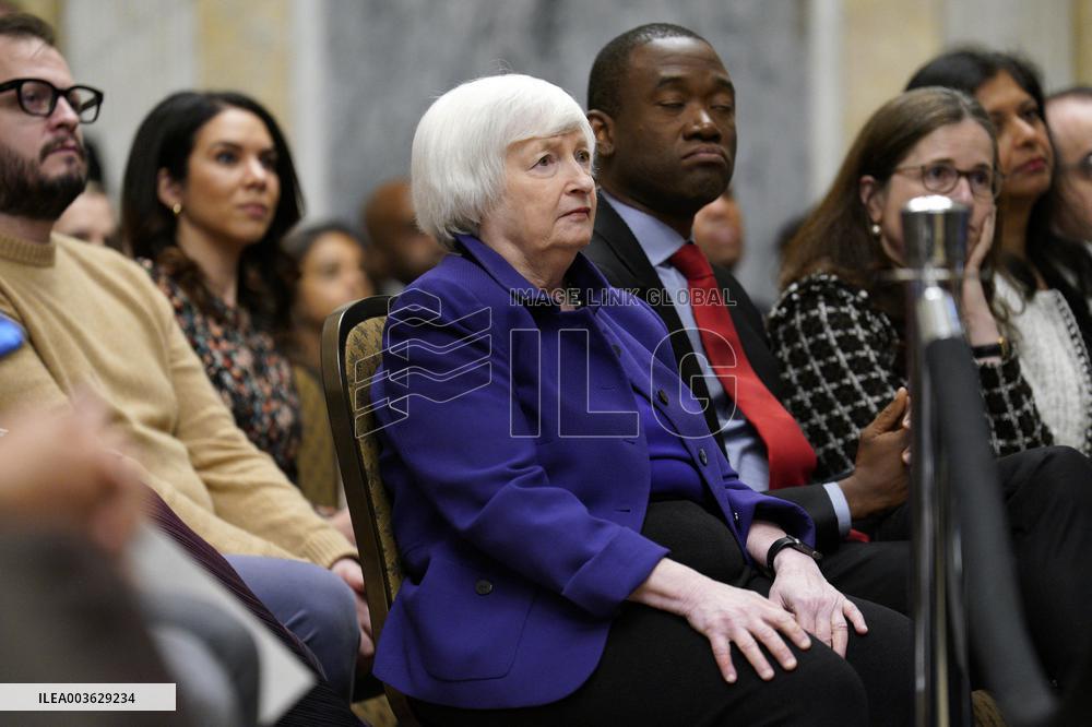 Janet Yellen and Bill Clinton at CDFI Fund - Washington