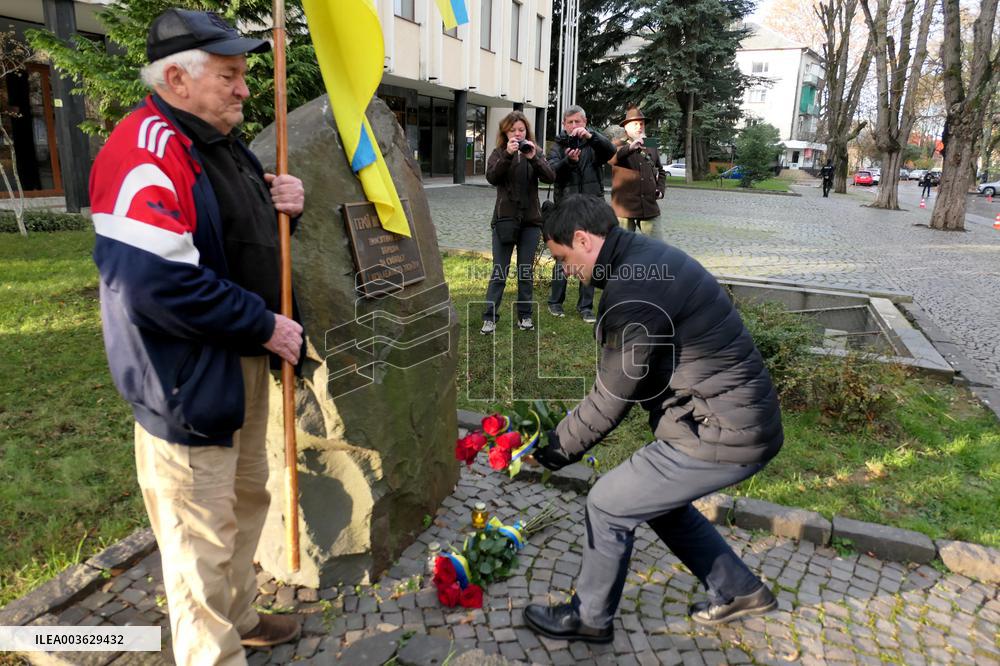 Uzhhorod honors memory of victims of Revolution of Dignity
