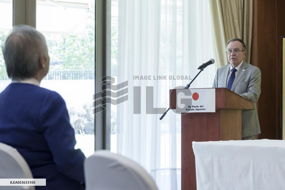 Embassy of Japan in Chile delivers donation for
project in educa