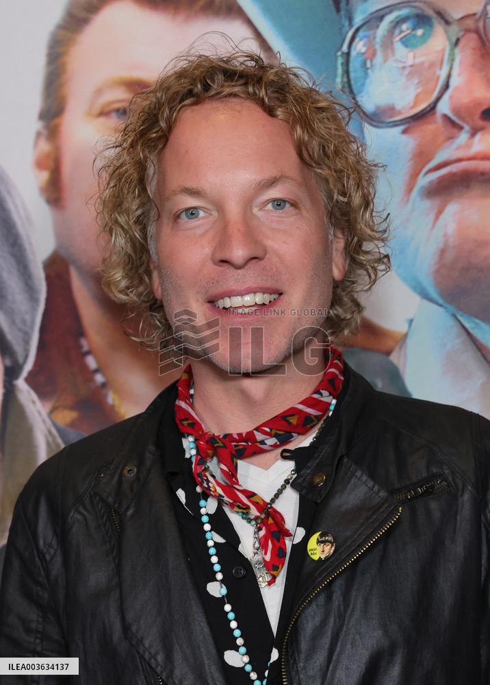 Standing On The Shoulders Of Kitties Premiere - LA