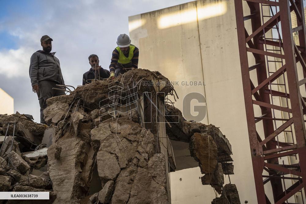 Israel Intensifies Its Bombing Raids on Lebanon