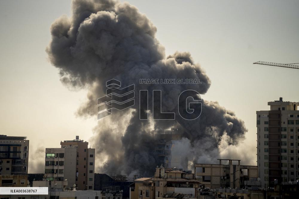 Israel Intensifies Its Bombing Raids on Lebanon