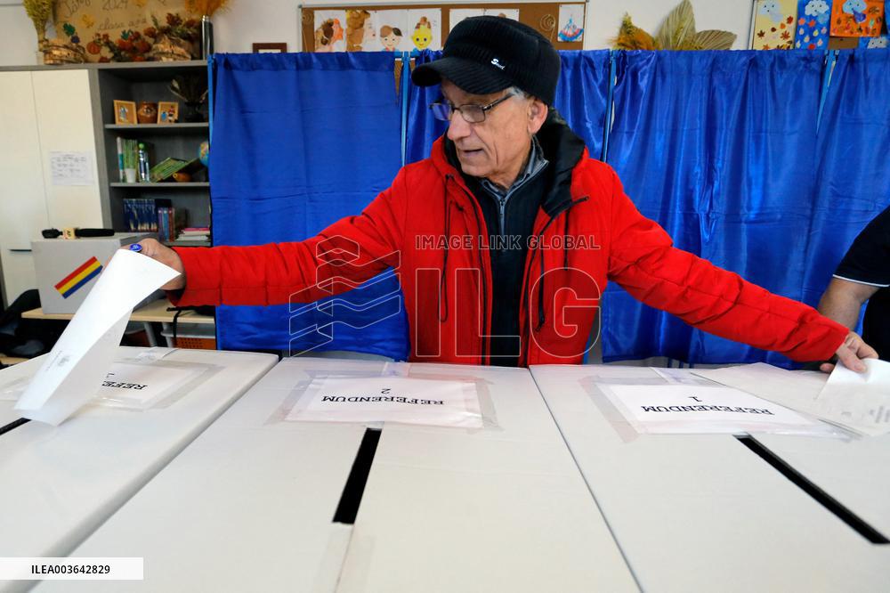 Far-Right Candidate Takes Shock Lead In Presidential Election - Romania