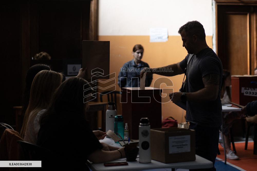 Opposition Leftist Orsi Wins In Presidential Runoff - Uruguay