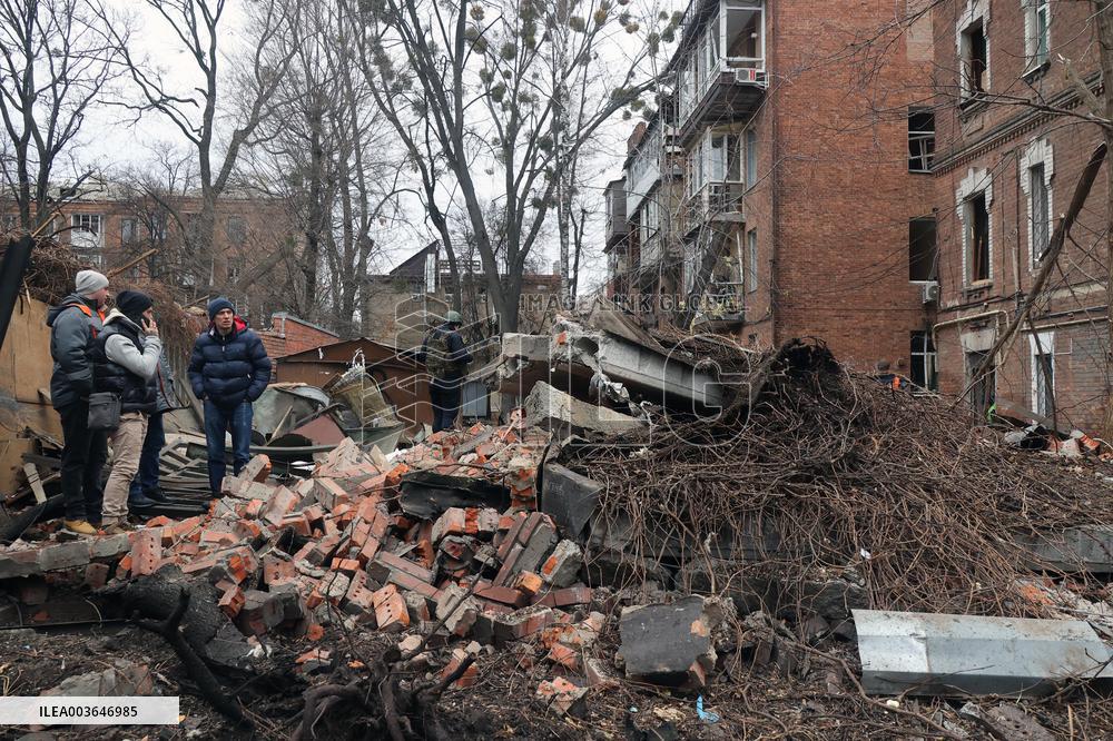 Russia strikes Kharkiv with missile on morning of November 25