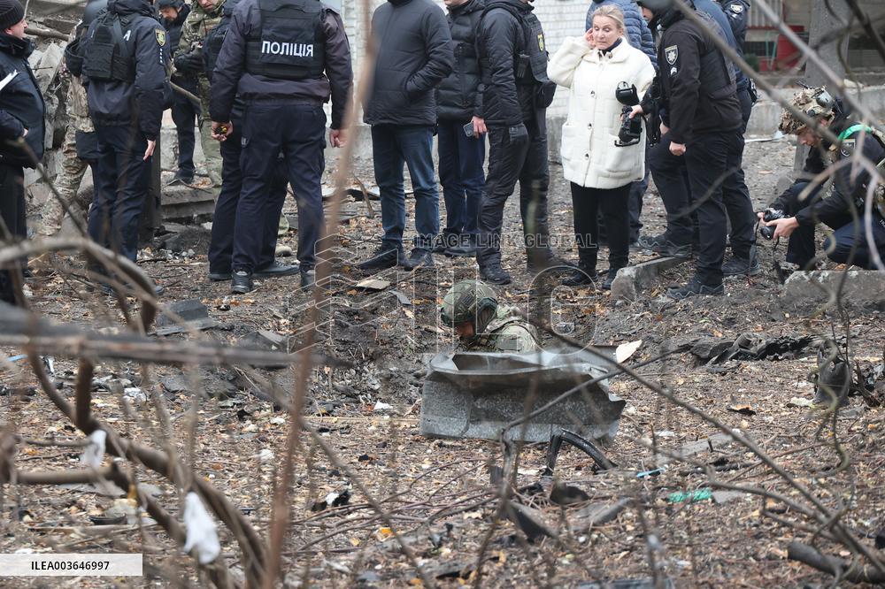 Russia strikes Kharkiv with missile on morning of November 25