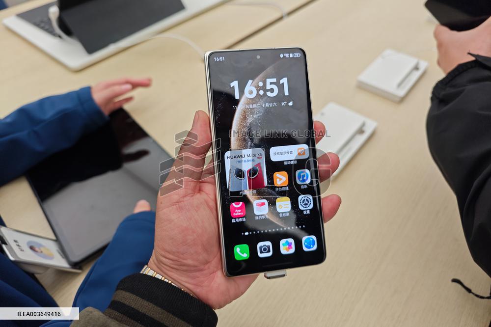 Huawei Release Mate70 MateX6 Phone