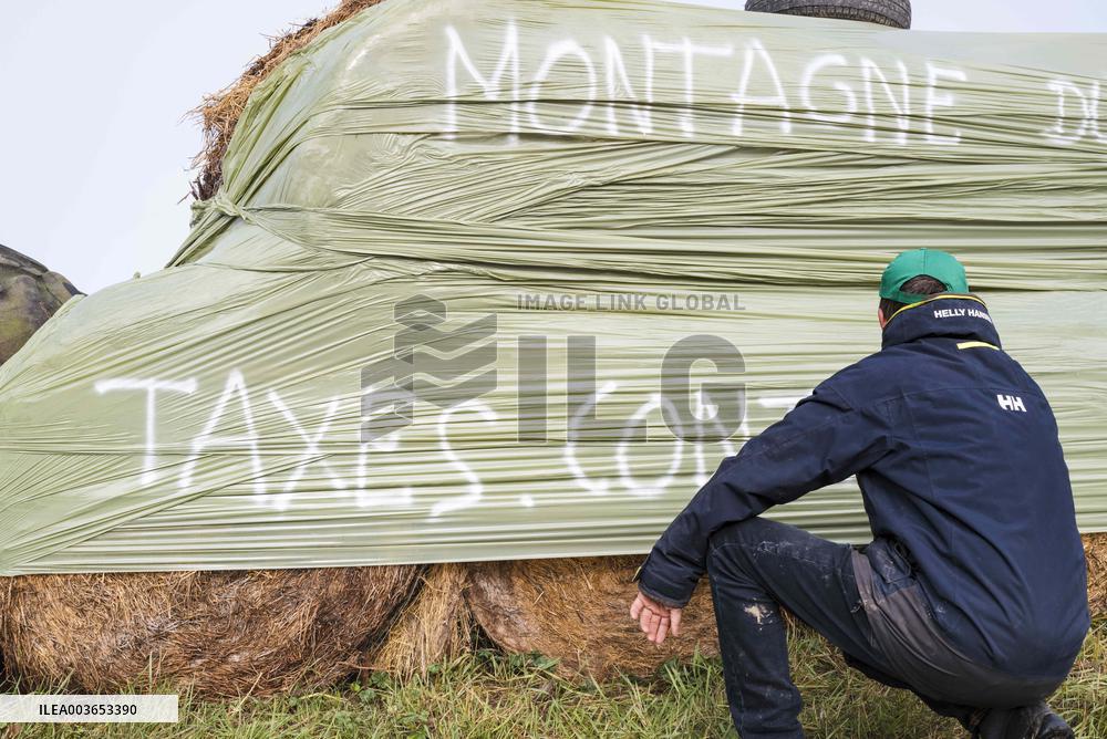 Angry Farmers Built A Mountain Of Wrath - France