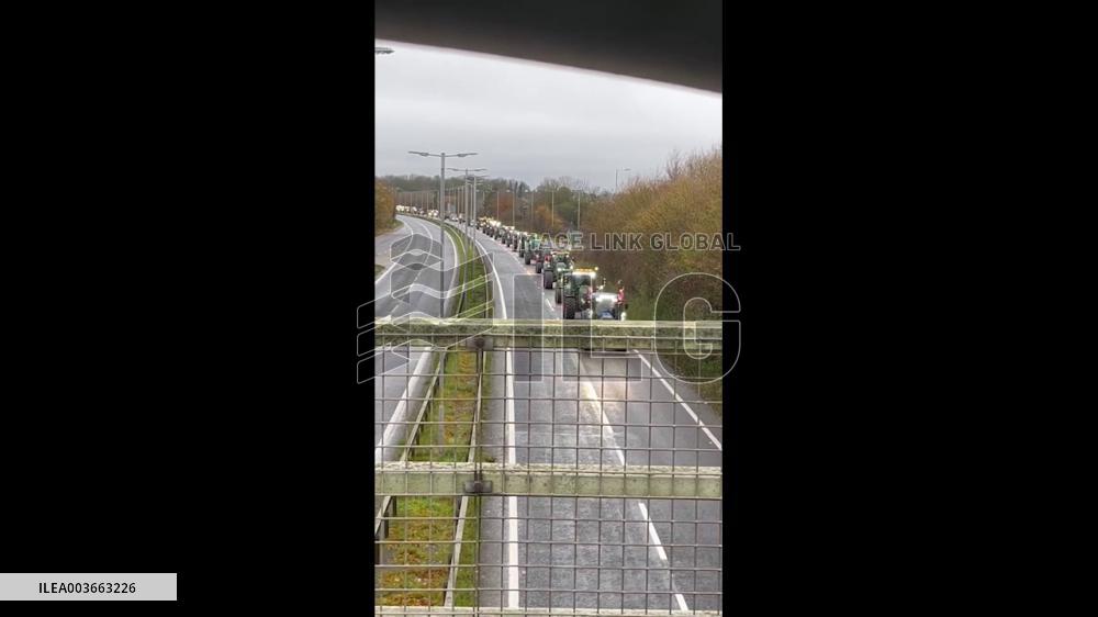 UK: Farmers Stage ‘Go-Slow’ Tractor Protest In Dover Over Inheritance Tax Changes 3