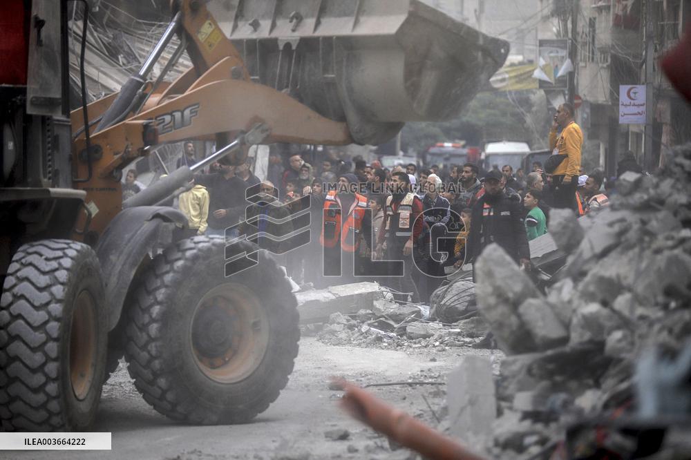 Israeli Strikes Kill Dozens - Gaza