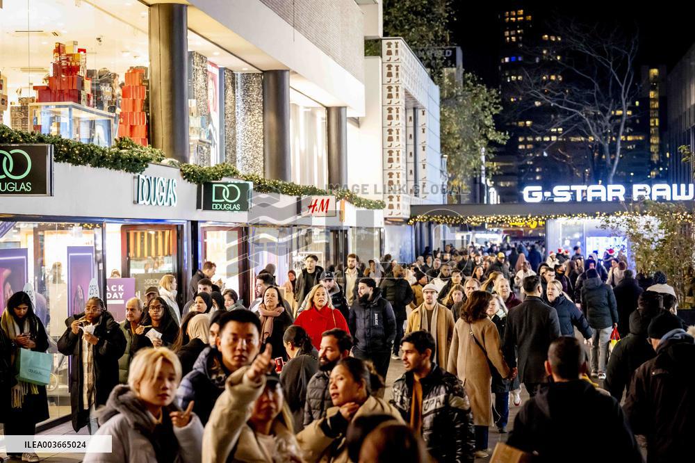 Black Friday Shopping - Rotterdam