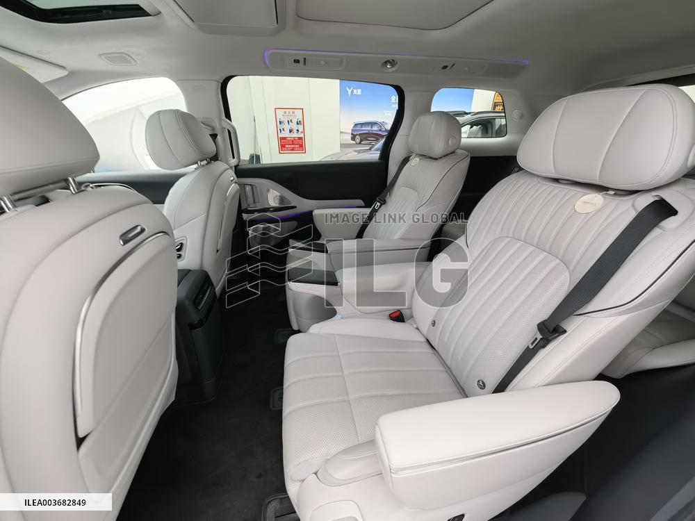 VOYAH Store in Beijing