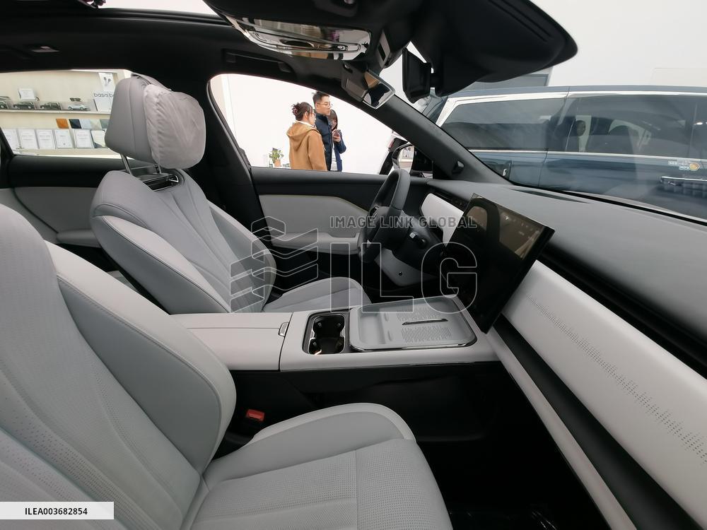 VOYAH Store in Beijing