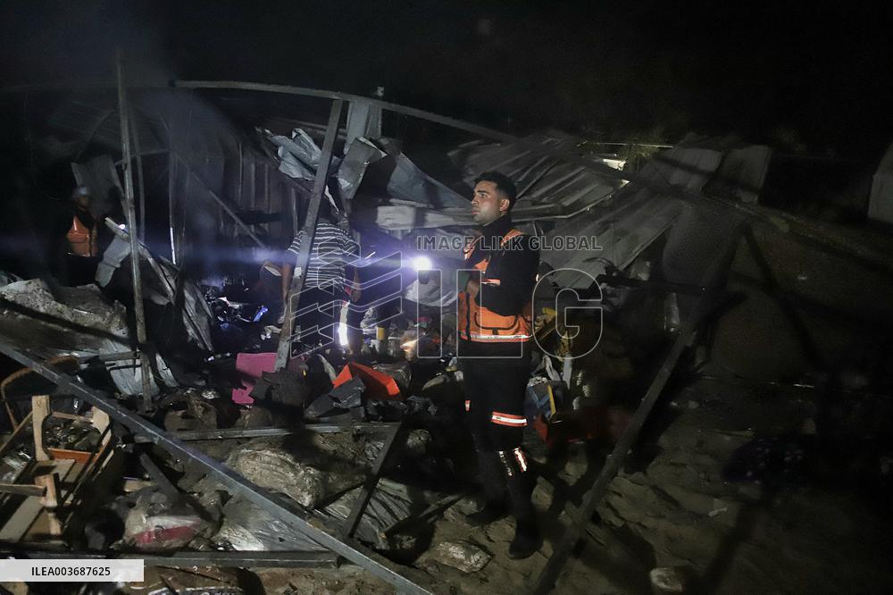 Israel Kills 20 In Attack On al-Mawasi Camp - Gaza