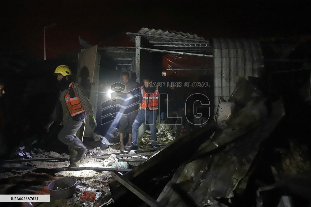 Israel Kills 20 In Attack On al-Mawasi Camp - Gaza