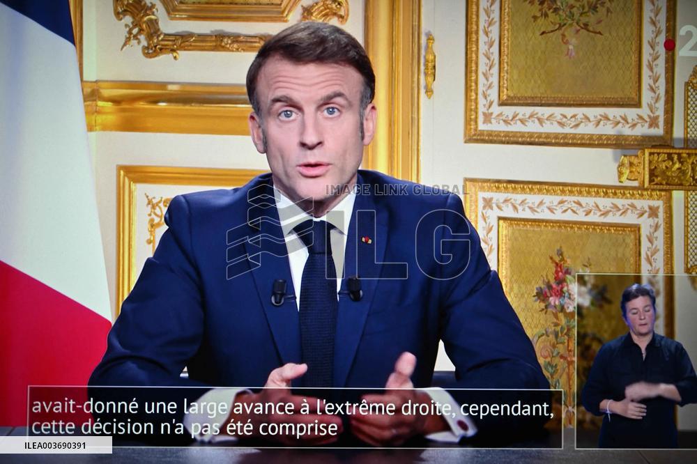 French President Emmanuel Macron adresses a speech after the censure of Michel Barnier's - Paris