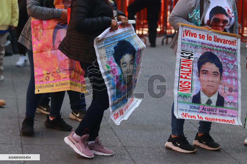 Relatives Of The 43 Missing At The National Palace - Mexico City