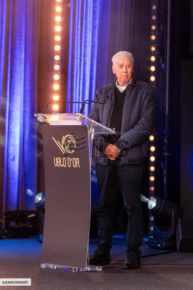 Golden Bike Ceremony - Paris