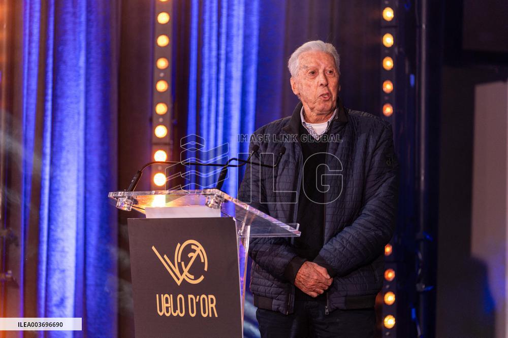 Golden Bike Ceremony - Paris