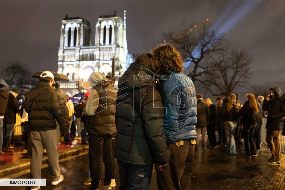 Crowds during Notre-Dame Cathedral re-opening ceremony - Paris
