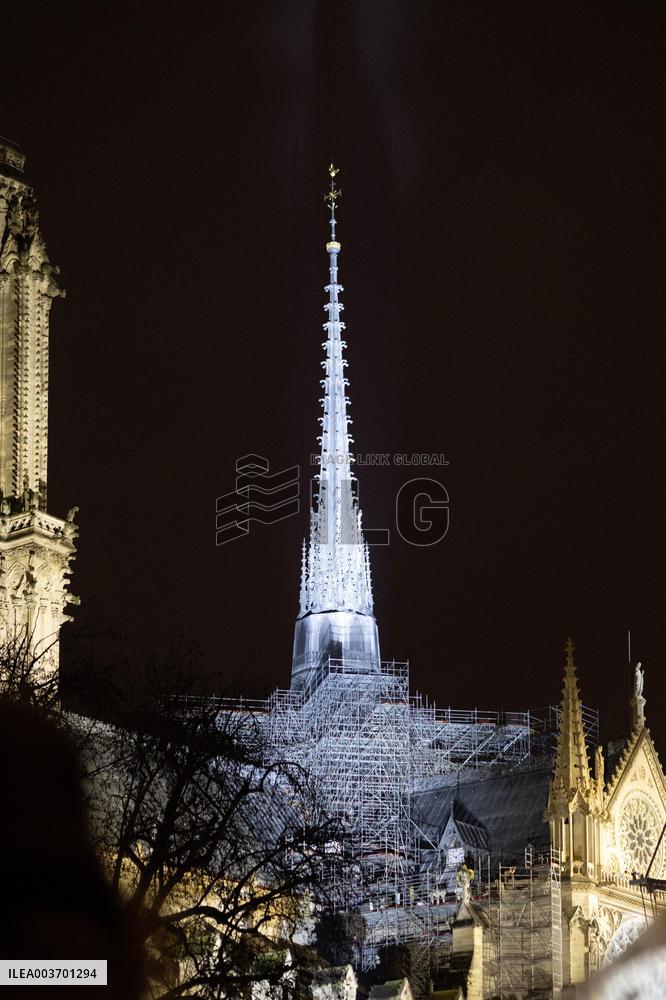 Crowds during Notre-Dame Cathedral re-opening ceremony - Paris