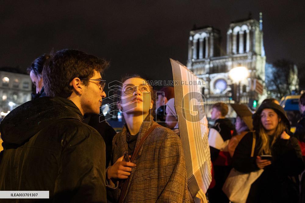Crowds during Notre-Dame Cathedral re-opening ceremony - Paris