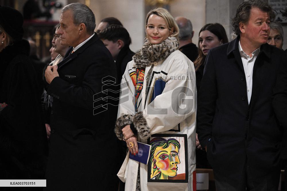 Start Of The First Mass For The Public Notre-Dame Cathedral - Paris