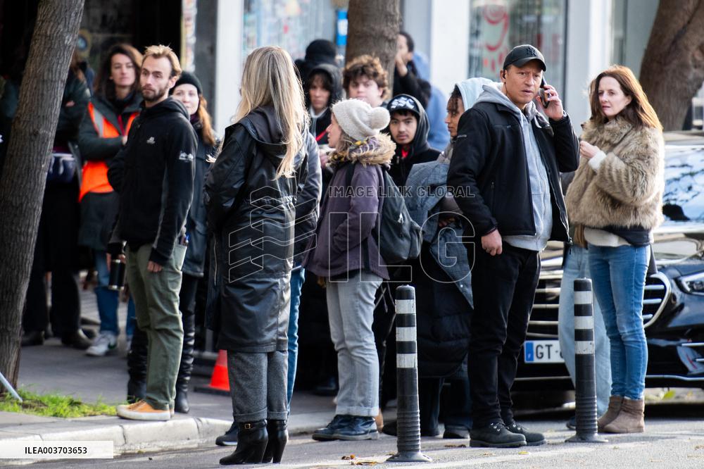 Angelina Jolie On Set Of Stitches - Paris