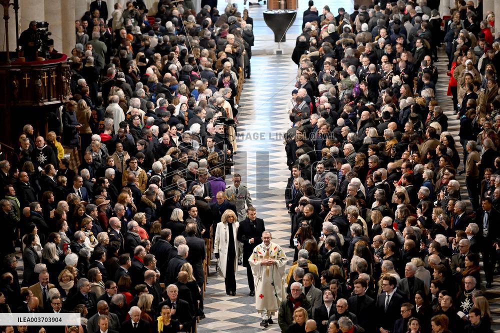 Start Of The First Mass For The Public Notre-Dame Cathedral - Paris
