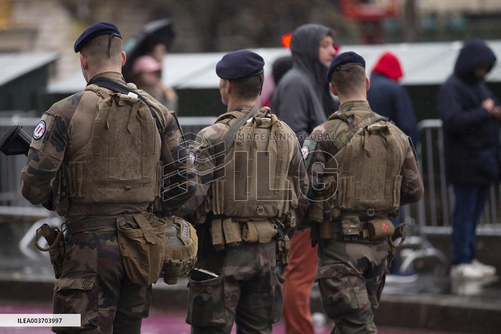 Atmosphere During First Mass For The Public Notre-Dame Cathedral - Paris