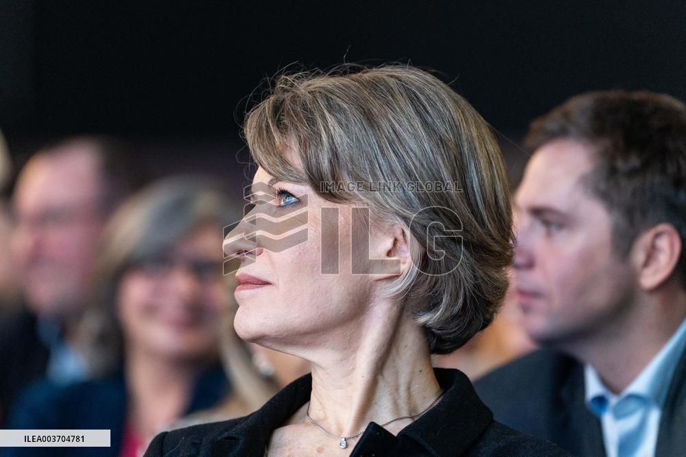 National Council Of Renaissance Political Party - Paris