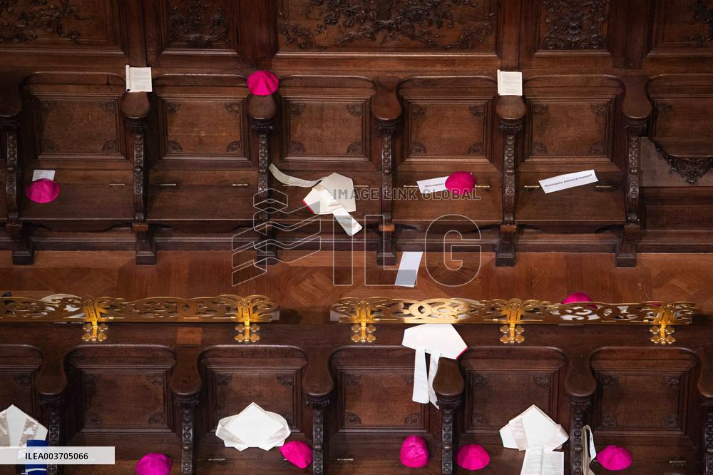 First Mass For The Public Notre-Dame Cathedral - Paris